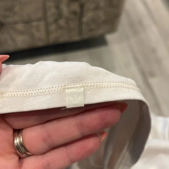 Lululemon Open Sides Long Workout Sleeveless Top Size Medium - Picture 2 of 6